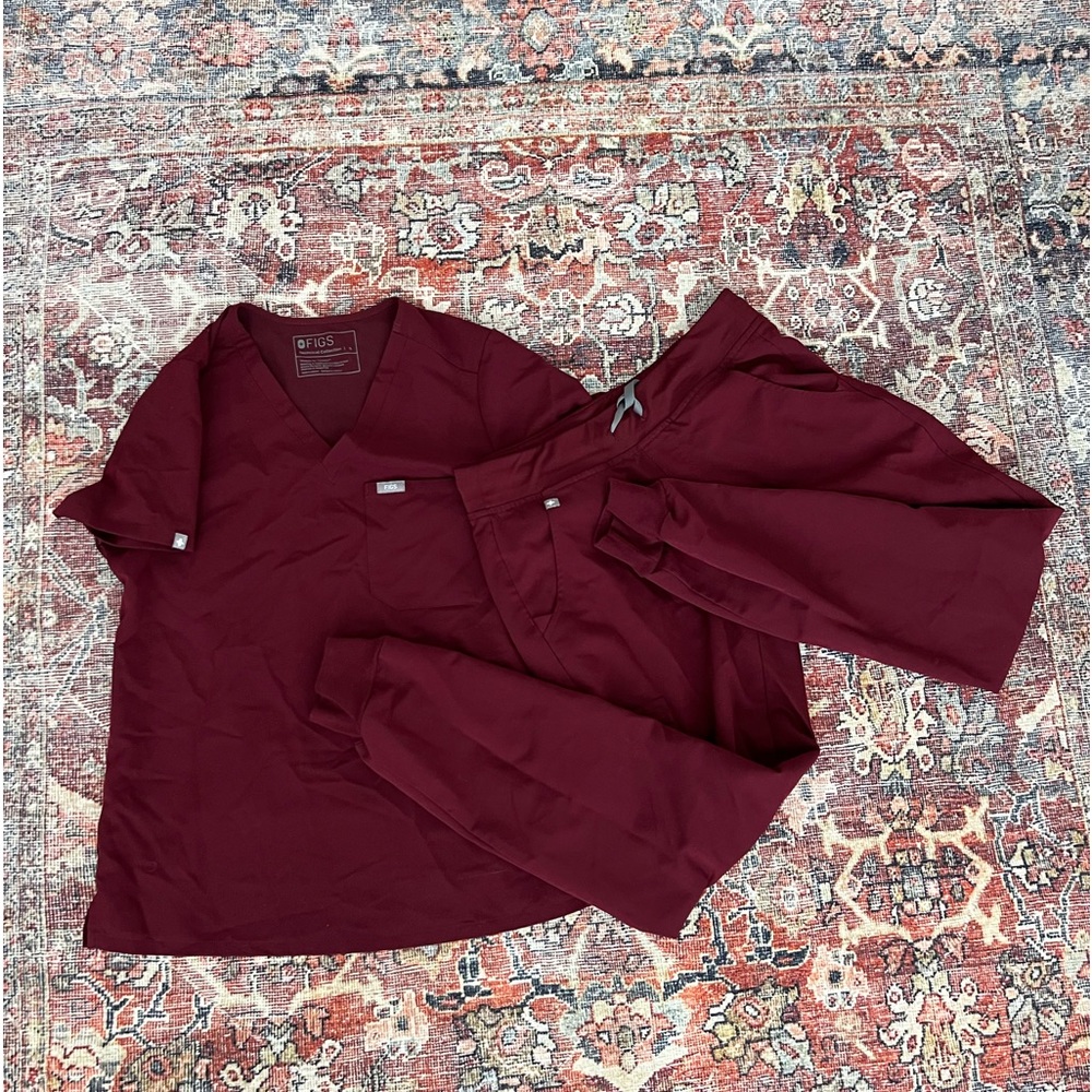 FIGS Burgundy Scrub Top Size Small